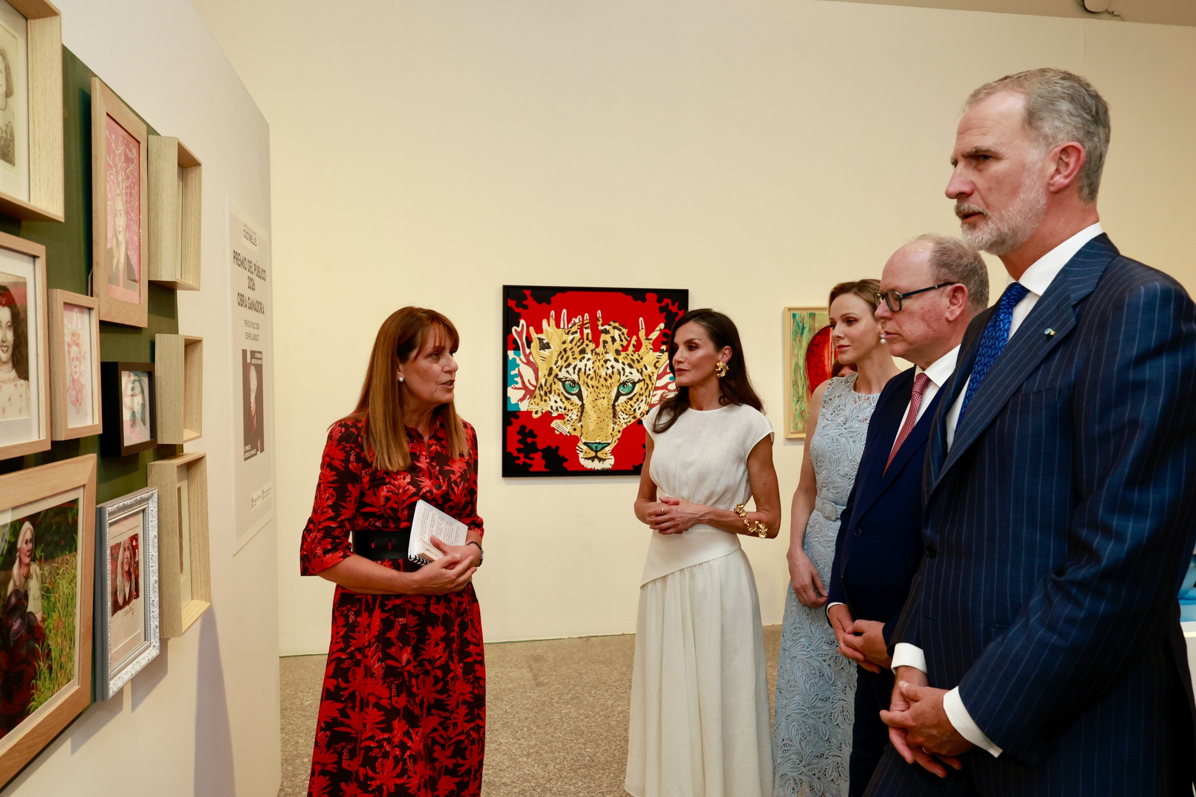 Los Reyes, junto a los Príncipes Alberto II y Charlène de Mónaco, en el “8.º Foro de los Artistas de Mónaco” (Casa Real)