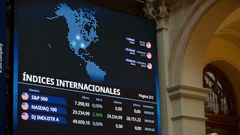 El Ibex 35 modera su avance en la media sesión (+1,28%) tras el acuerdo de paz en Oriente Próximo