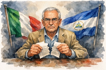Un hombre de cabello canoso y gafas sostiene una carta rota frente a las banderas de Italia y Nicaragua en una ilustración de acuarela digital.