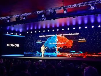 El CEO de HONOR James