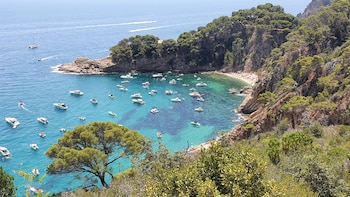 Las mejores calas de la Costa Brava: 10 paraísos naturales de aguas cristalinas entre acantilados