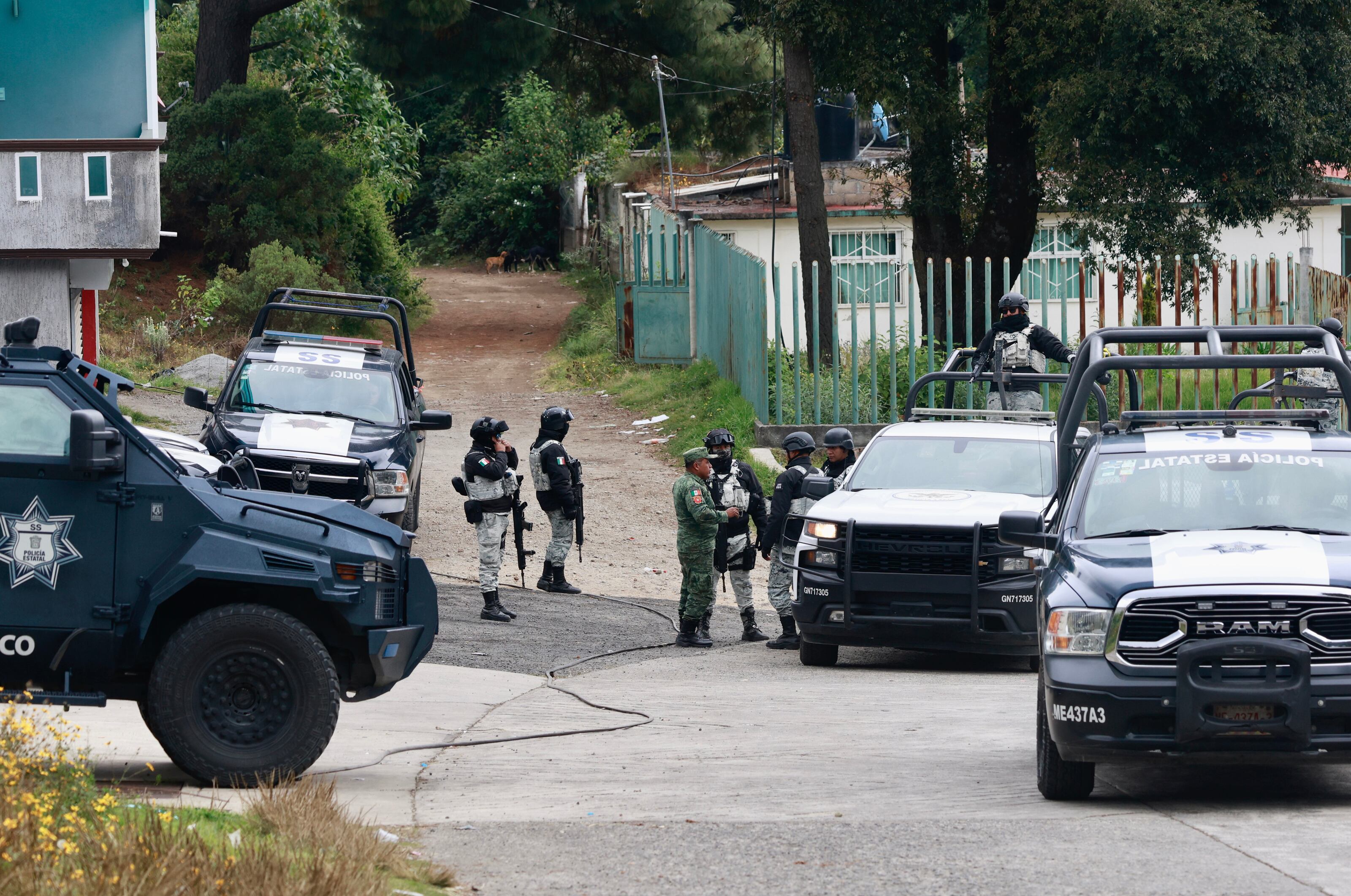 Miembros de la Guardia Nacional resguardan el poblado de Texcapilla, en localidad de Texcaltitlán, en el céntrico Estado de México (México). Imagen de archivo. EFE/ Felipe Gutiérrez
