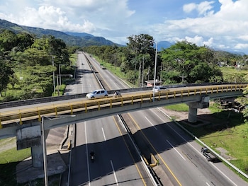 Coviandina ejecutará labores de mantenimiento vial entre el kilómetro 0+000 y el 85+640, generando cierres y modificaciones en el tráfico en la Vía al Llano - crédito Coviandina