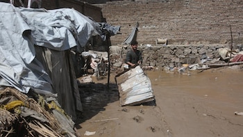 Aumentan a más de 200 los muertos a causa de las inundaciones en Afganistán