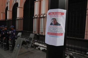 Un cartel de "Se busca"