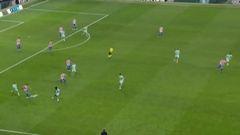 Quite quirúrgico y asistencia a 80 metros del arco: el pase gol de Nahuel Molina a Sorloth en la victoria de Atlético de Madrid