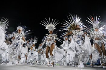 Revellers from Imperatriz Leopoldinense samba