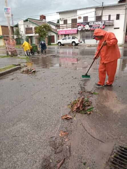 Protección Civil asistió a familias afectadas y se reportaron anegamientos en calles y túneles de Posadas (El Litoral)