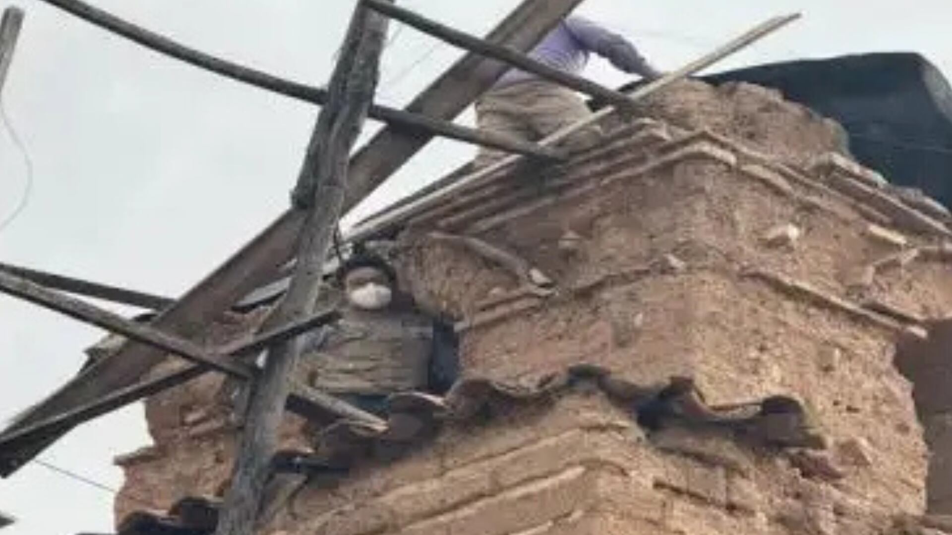 Los problemas más comunes son humedad, fisuras y debilitamiento de muros. (Andina)