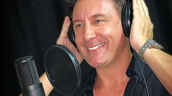 Canta desde los 14 años,