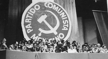Fotografía de un congreso del Partido Comunista Mexicano.