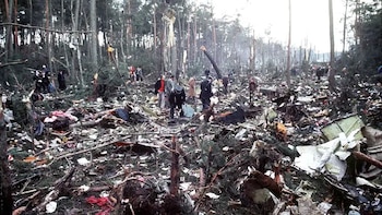 El trágico accidente del vuelo 981: nueve minutos en el aire, un avión desintegrado en 18.000 fragmentos y 52 niños huérfanos