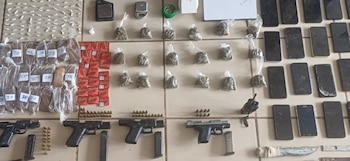 Armas blancas, de fuego, drogas, celulares, son hallados con frecuencia durante las requisas en los centros carcelarios panameños. (PN)