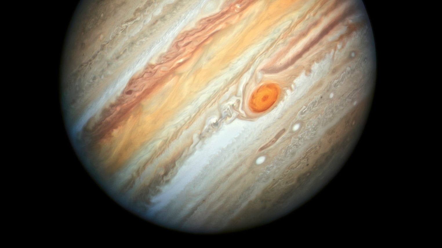 La Gran Mancha Roja de Júpiter fue observada por Gian Domenico Cassini en 1665 y figura entre los fenómenos atmosféricos más antiguos documentados fuera de la Tierra (NASA, ESA, A. Simon/Goddard Space Flight Center, M.H. Wong/University of California, Berkeley via AP)