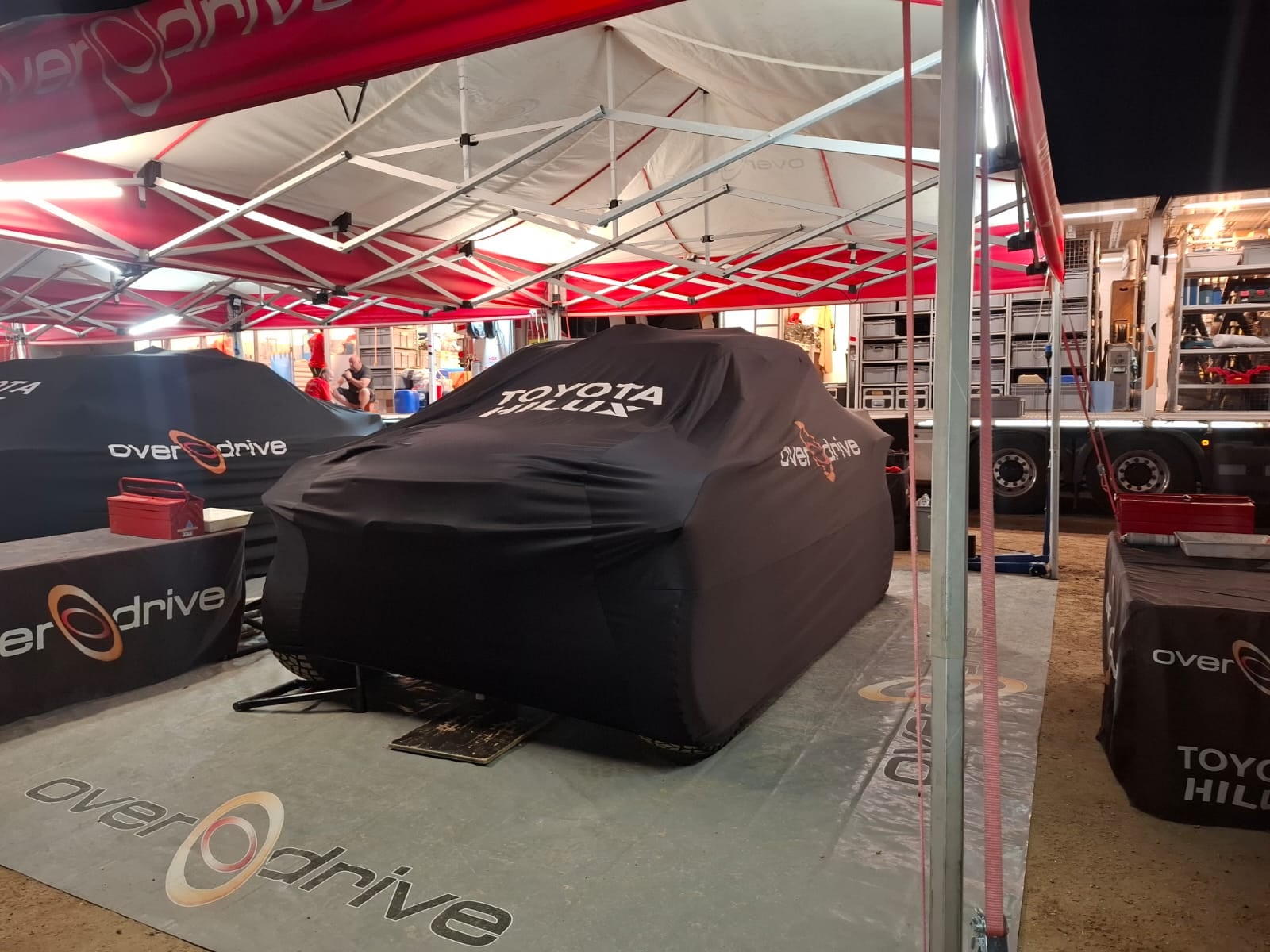 Así quedó la Toyota Hilux del chileno Garcés, que se quedó incrustada en una roca durante el prólogo del Dakar (Crédito: Darío Coronel)