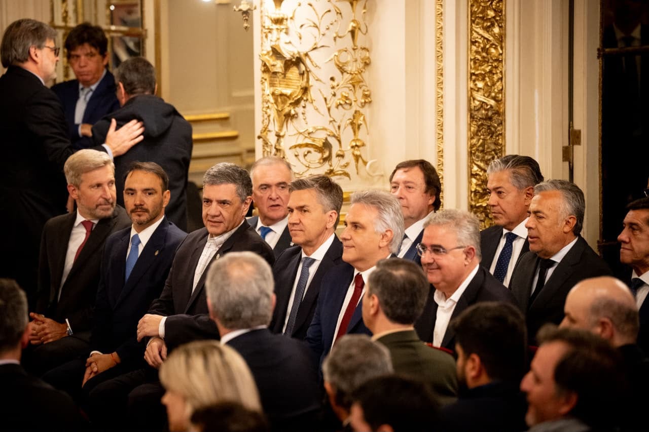 Los gobernadores aliados estuvieron presentes en la jura de Diego Santilli