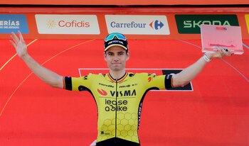 Wout Van Aert celebrando