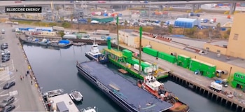 El profesor Najm Meshkati advirtió que un reactor nuclear sobre una barcaza en un puerto comercial exige supervisión independiente más estricta y participación pública