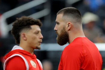 La NFL aconseja a jugadores reforzar seguridad y evitar compartir ubicaciones en redes sociales. (REUTERS/Brian Snyder)