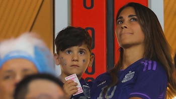 Ciro, con maquillaje al tono,