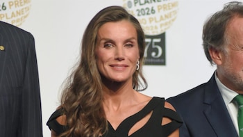 La Reina Letizia, espectacular en el Premio Planeta con un vestido de cine que ya lució Juana Acosta