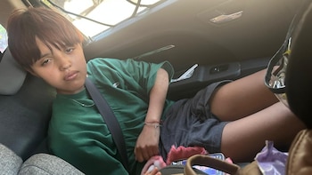 Tiene 14 años, padece una enfermedad genética y su familia sorteó el auto para pagar el tratamiento: la campaña para ayudar a Mailén