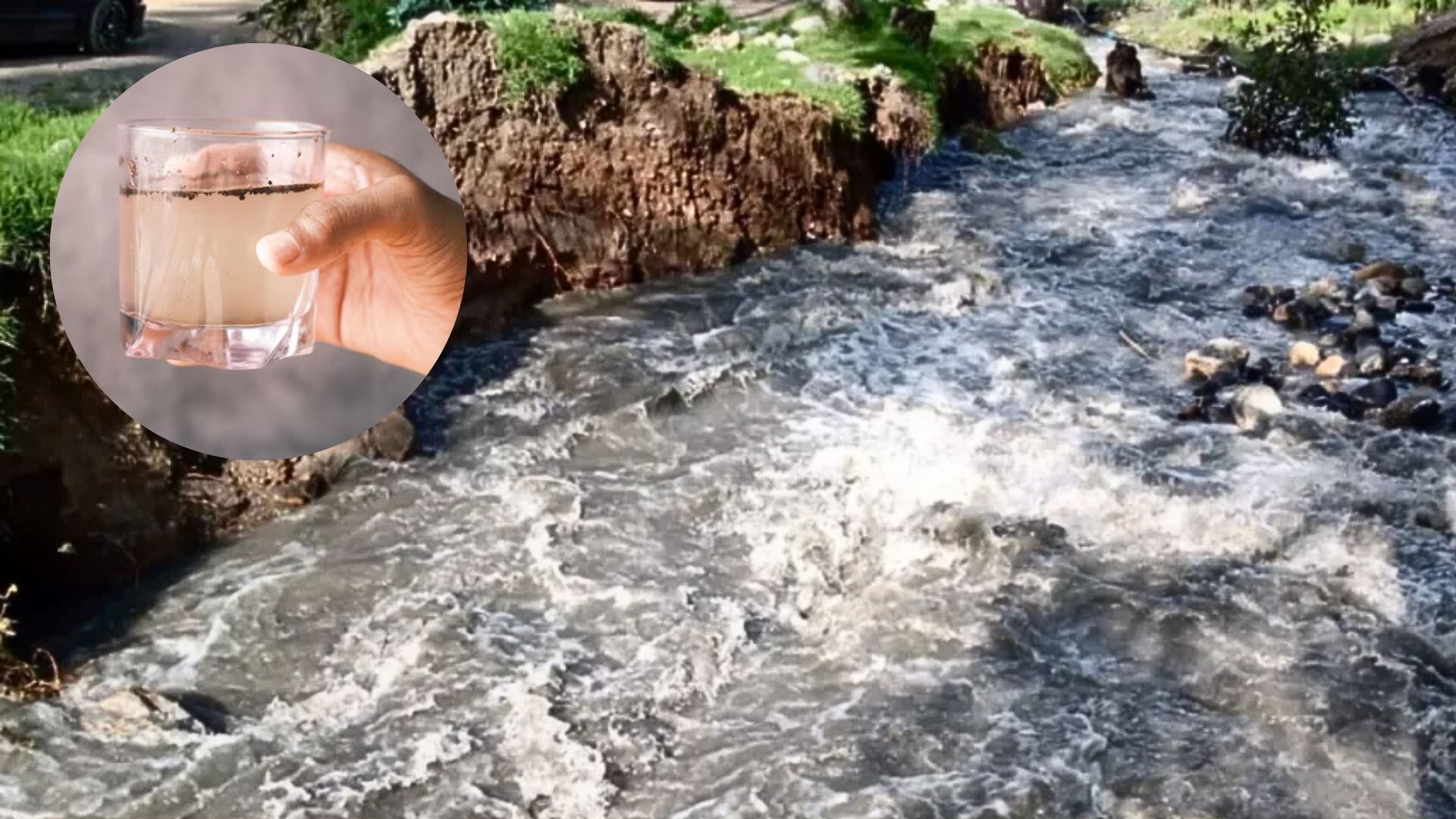 Una mano sostiene un vaso con agua turbia y partículas, simbolizando la grave contaminación que azota al río Casca en la región de Áncash, afectando a las comunidades locales.