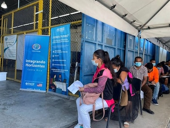 Costa Rica recibió 279,544 solicitudes de protección internacional de nicaragüenses desde 2018 y la mayor concentración ocurrió entre 2021 y 2022. (Foto: Confidencial.digital)