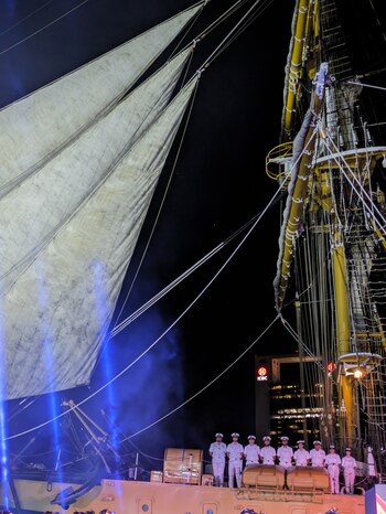 Los oficiales en el buque