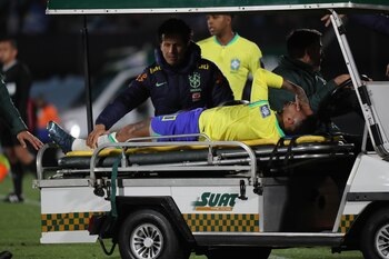 Neymar de Brasil sale lesionado en un partido de las Eliminatorias Sudamericanas para la Copa Mundial de Fútbol 2026 ante Uruguay. Foto de archivo - crédito Raul Martinez/EFE