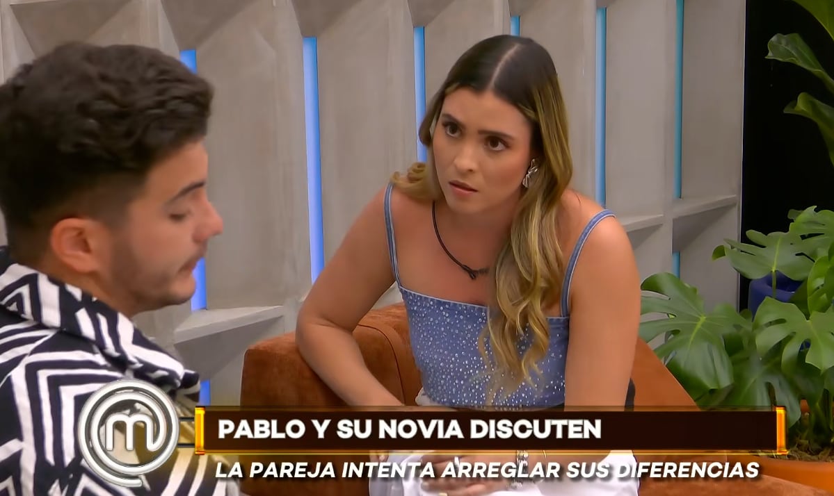Tan solo una semana antes, Marianela Rodríguez, la novia de Pablo protagonizó una discusión tensa con él que quedó captada por las cámaras. Salió llorando. (@masterchefmx)