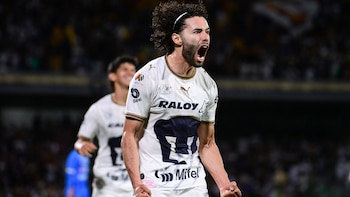Pumas pierde al Chino Huerta en partido clave tras su expulsión ante Cruz Azul