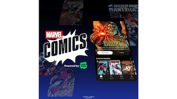 Teléfono móvil con la aplicación de Webtoon y el logotipo de Marvel Comics sobre un fondo con portadas de historietas