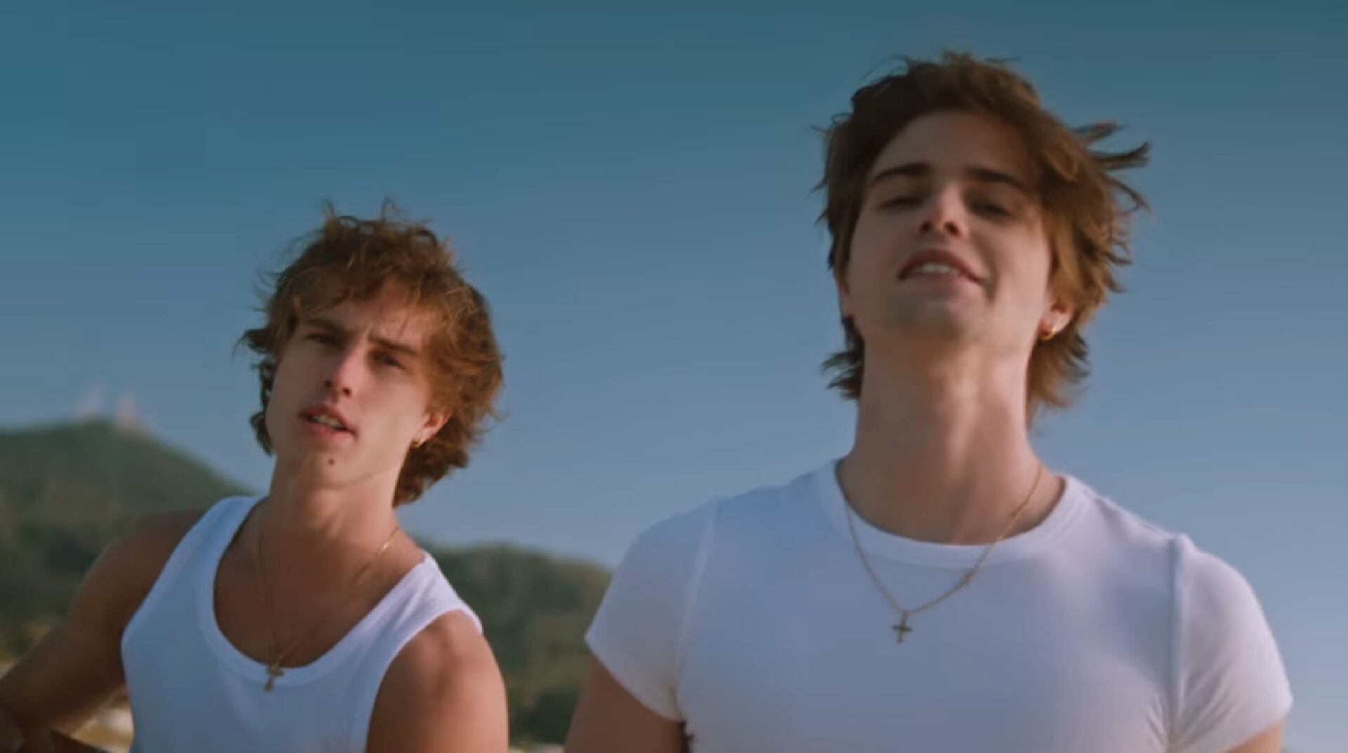 Más allá del episodio viral, Facundo y Mateo Oliva Cayo avanzan en caminos propios, uno enfocado en la música y la actuación, el otro consolidando su presencia digital. (YouTube)