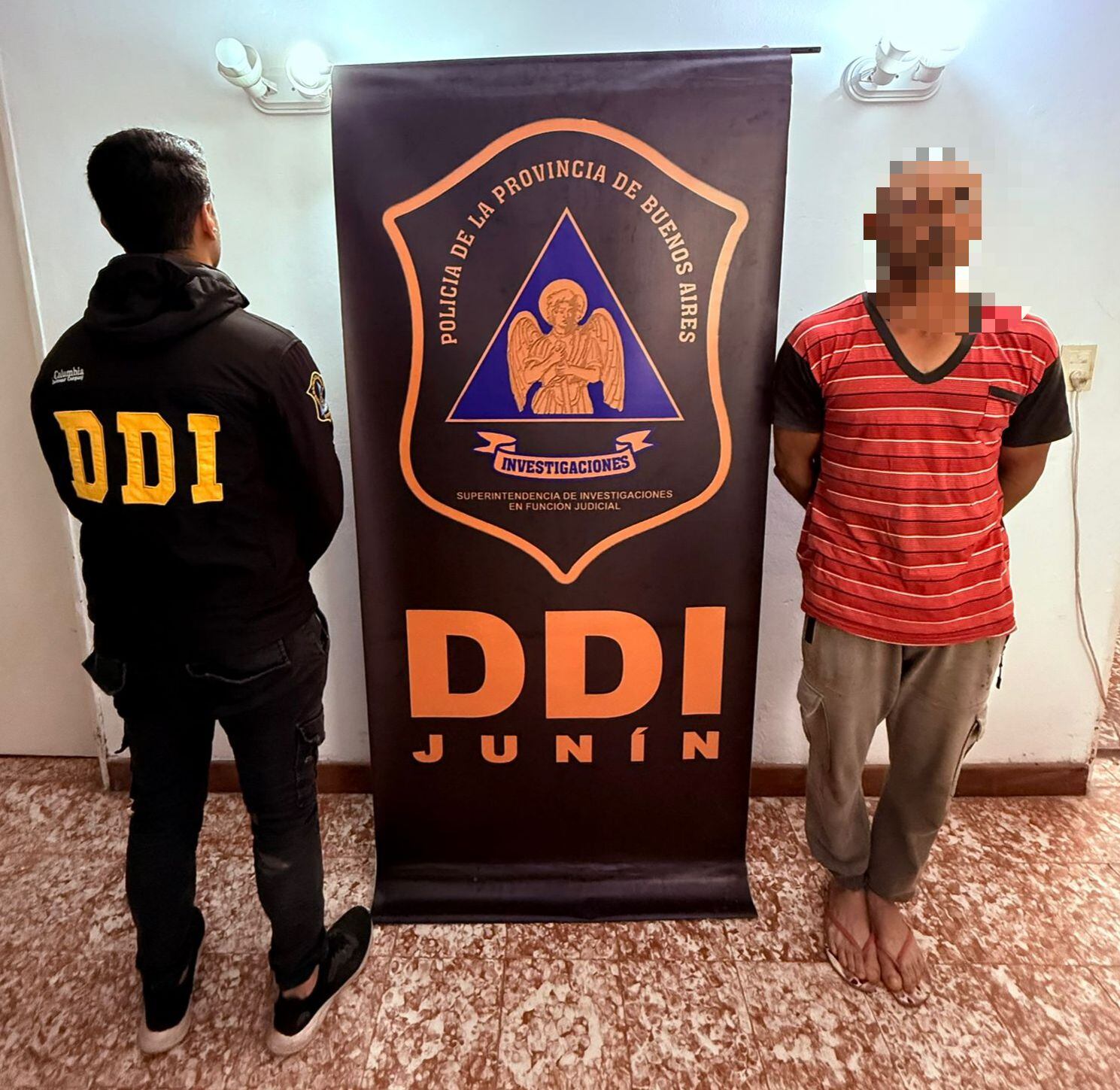 Agentes de la DDI Junín realizaron un allanamiento urgente en domicilio del único aprehendido hasta el momento, A.I.L. de 38 años