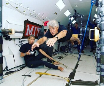 Trotti en un experimento junto