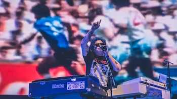 En su primera función en