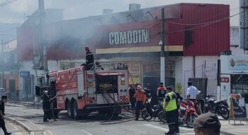 Varias unidades de bomberos trabajaron