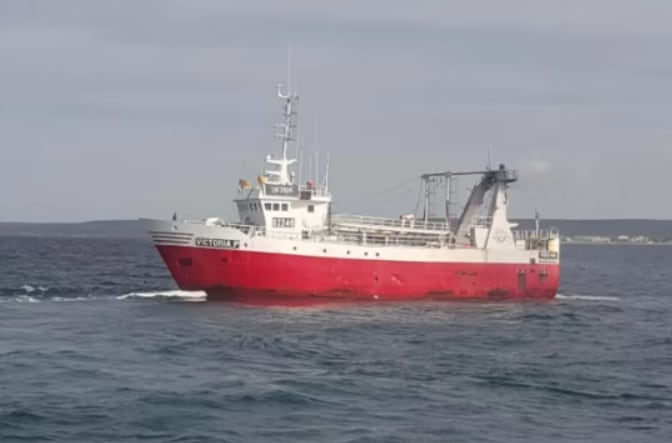 Un marinero cayó al mar desde un pesquero frente a Puerto Madryn y fue encontrado muerto