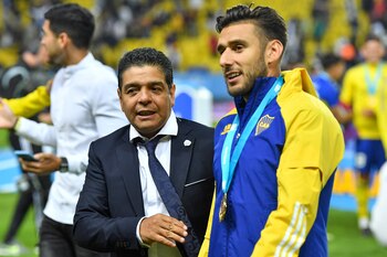 Salvio junto a Lalo Maradona