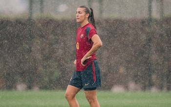 03/10/2026 El Clásico de la Liga F, en peligro por la alerta de lluvias.
El Clásico de la Liga F Moeve 2026-2027 podría verse afectado por la alerta de lluvias extremas que afecta a Cataluña, con la patronal y el FC Barcelona haciendo seguimiento de la situación, mientras se plantea una primera medida de retrasar el encuentro a las 19.00.
DEPORTES
FCB