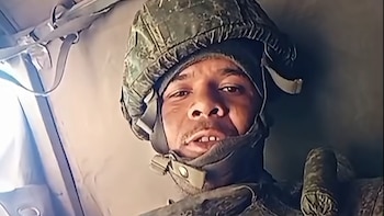 Con uniforme y fusil en redes: El dominicano que viajó a Rusia para unirse al frente y su familia pide su regreso