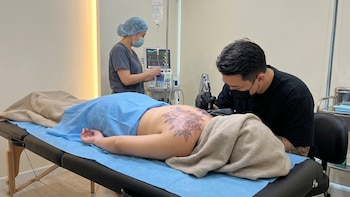 Secretaría de Seguridad de Bogotá alerta por tatuajes bajo sedación en sitios no autorizados: piden investigar caso de una persona hospitalizada