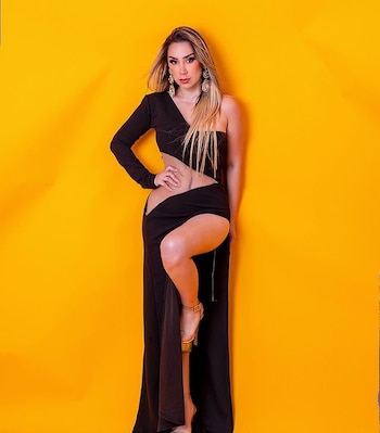Angie Chávez. Instagram