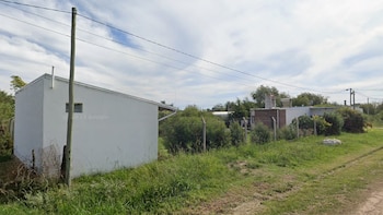 Investigan si un policía de