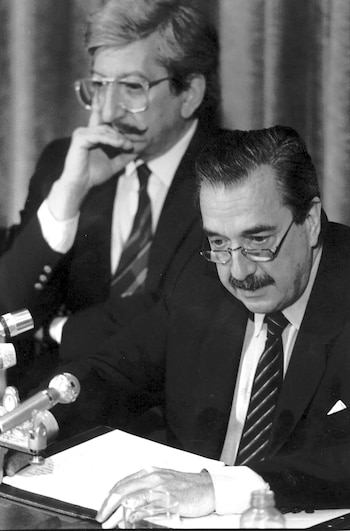 Raúl Alfonsín junto a Dante