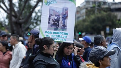 Protesta de recicladores en exclusivo sector de Bogotá: cientos de personas bloquean vías en el norte de la capital