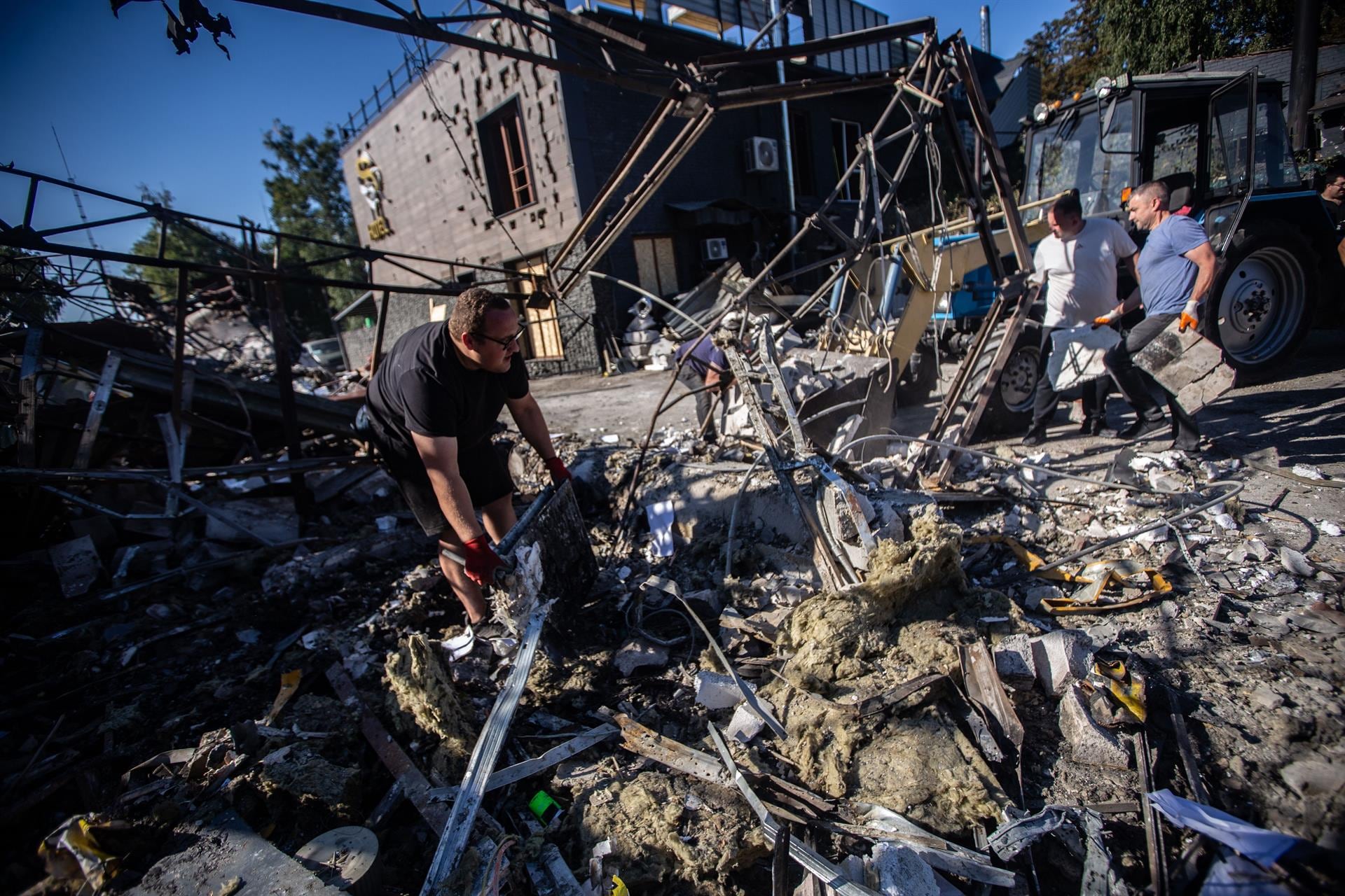 Mueren tres personas en ataques de Rusia contra varias provincias de Ucrania