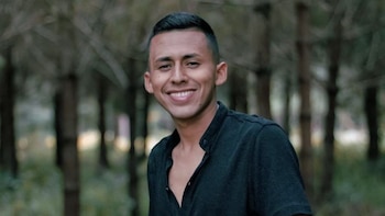 El cantante de música popular