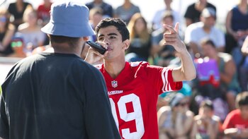 También habrá batallas de gallos